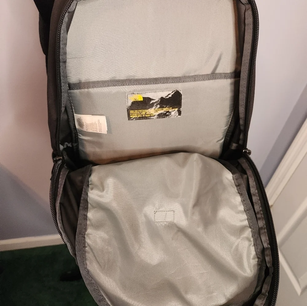 The North Face Vault Backpack Laptop Bag Has 2 Compartment Pockets
